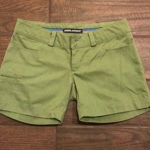 Underarmour Shorts - Olive